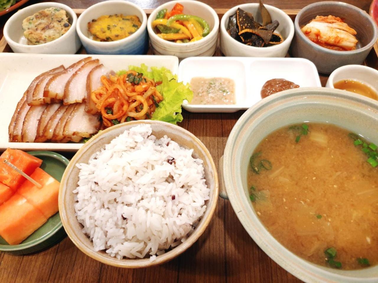 Lotus Korean Hotel Bangalore Extérieur photo