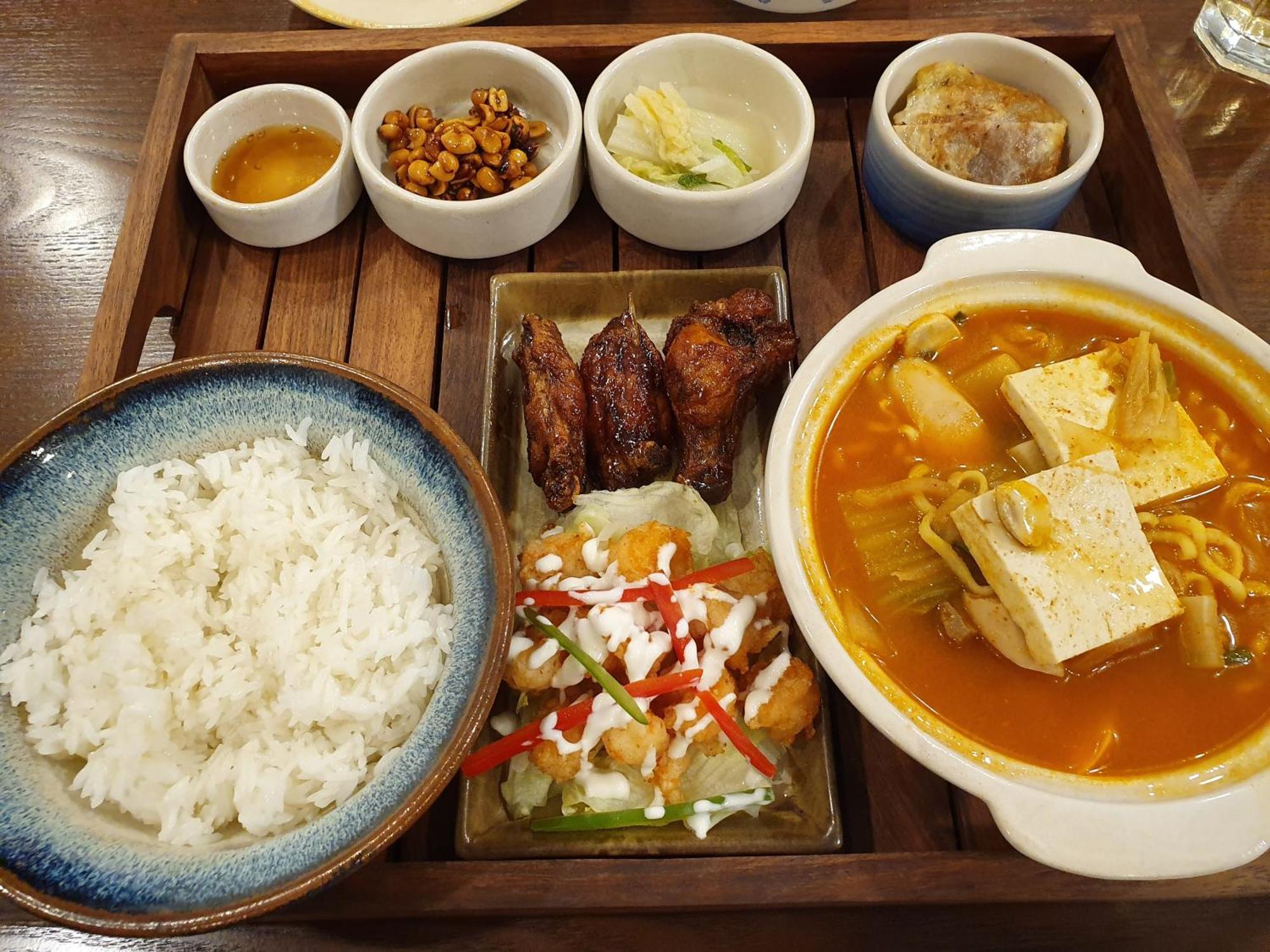Lotus Korean Hotel Bangalore Extérieur photo